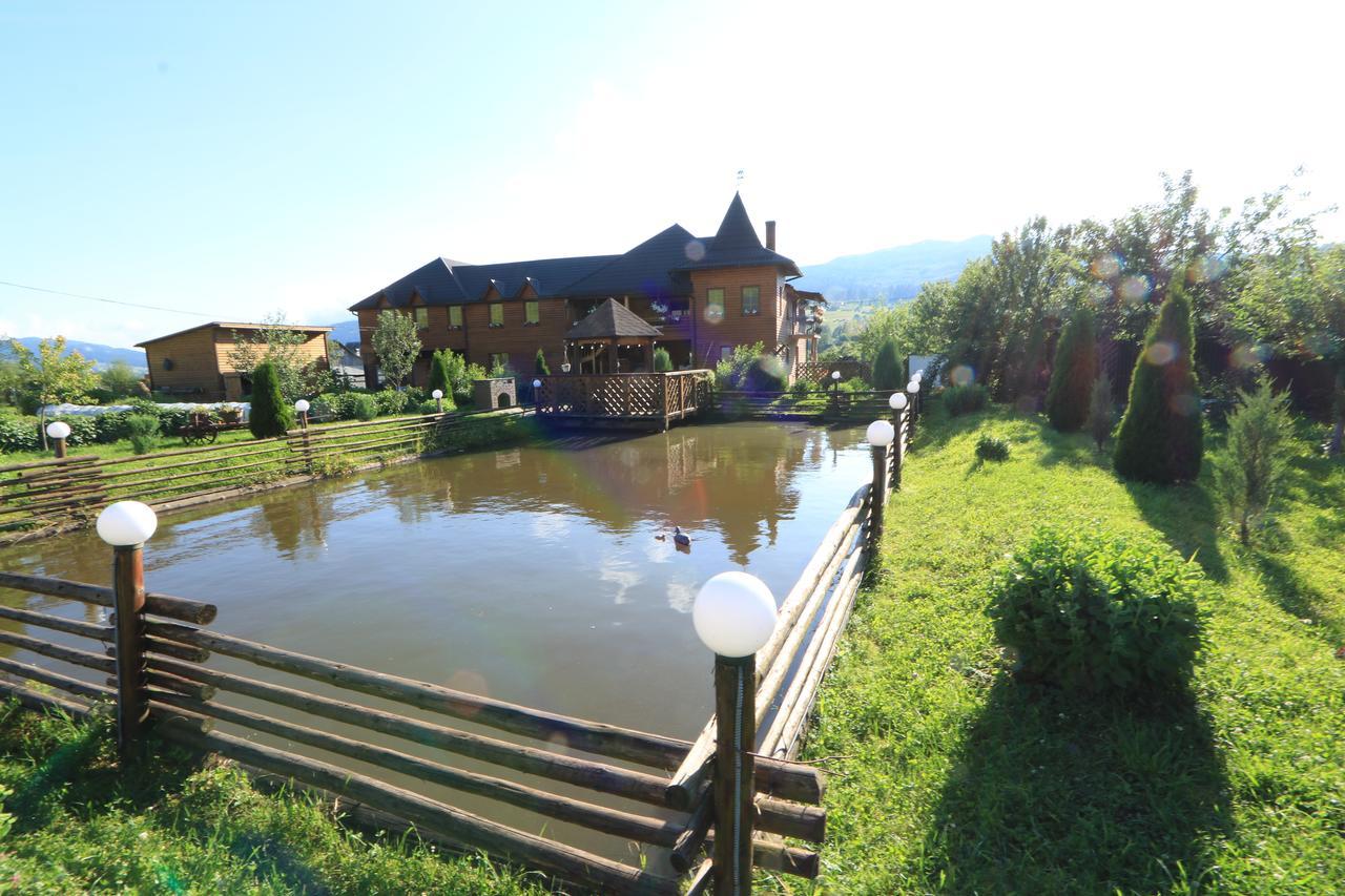 Pid Goroyu Hotel Chorna Tysa Exterior photo