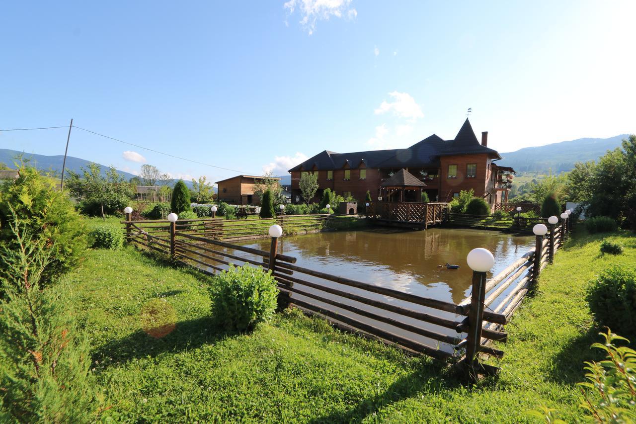 Pid Goroyu Hotel Chorna Tysa Exterior photo